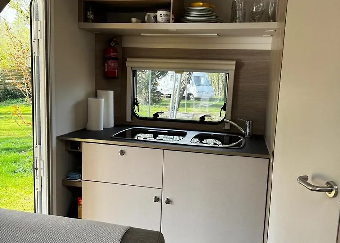 Reisemobil Zentrum 캠프장 *